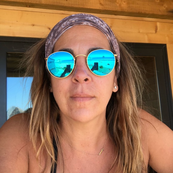 Meet your Posher, Emily - Picture 1 of 1